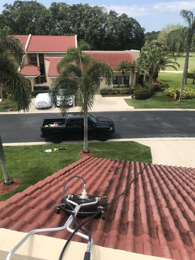 Roof cleaning and gutter cleaining palm beach gardens fl